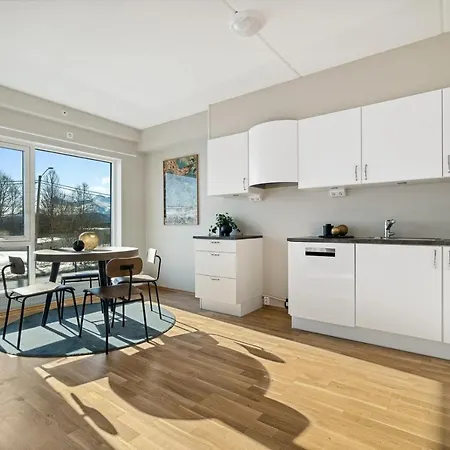 Apartment Nice Close To - Minimum 3 Nights